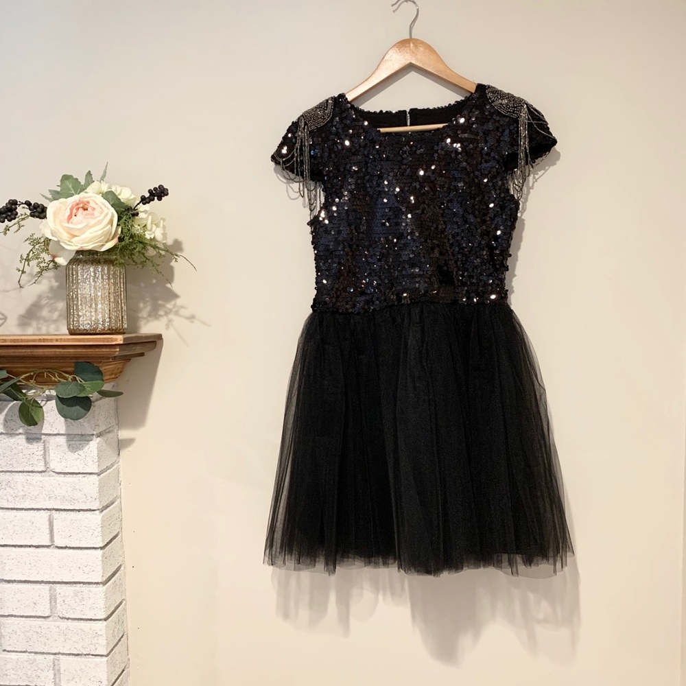 Shoulder chain embellished little black dress